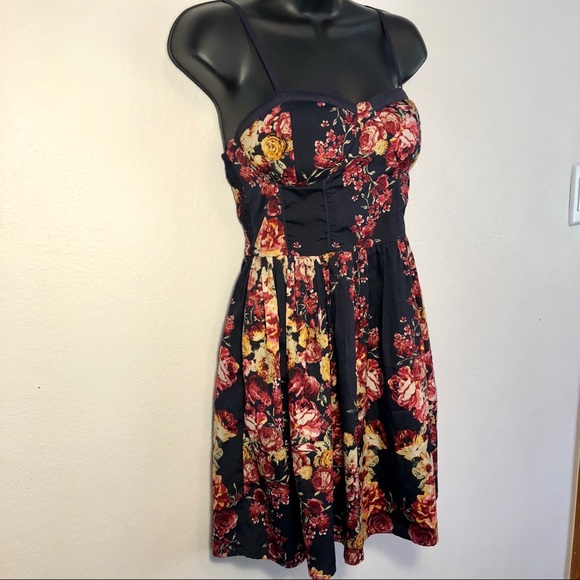 Band of Gypsies Small Floral Corset Dress - Picture 2 of 7